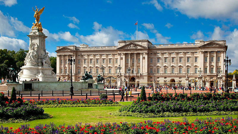 Buckingham-Palace-1--a