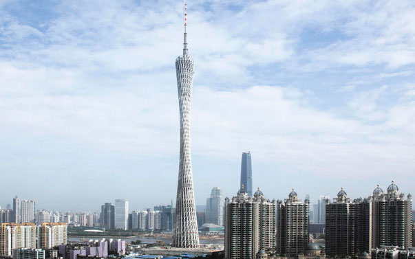 La Torre de Cantón tiene 600 metros de altura. La torre fue acabada en 2009 y ocupó brevemente el título de la torre más alta del mundo.