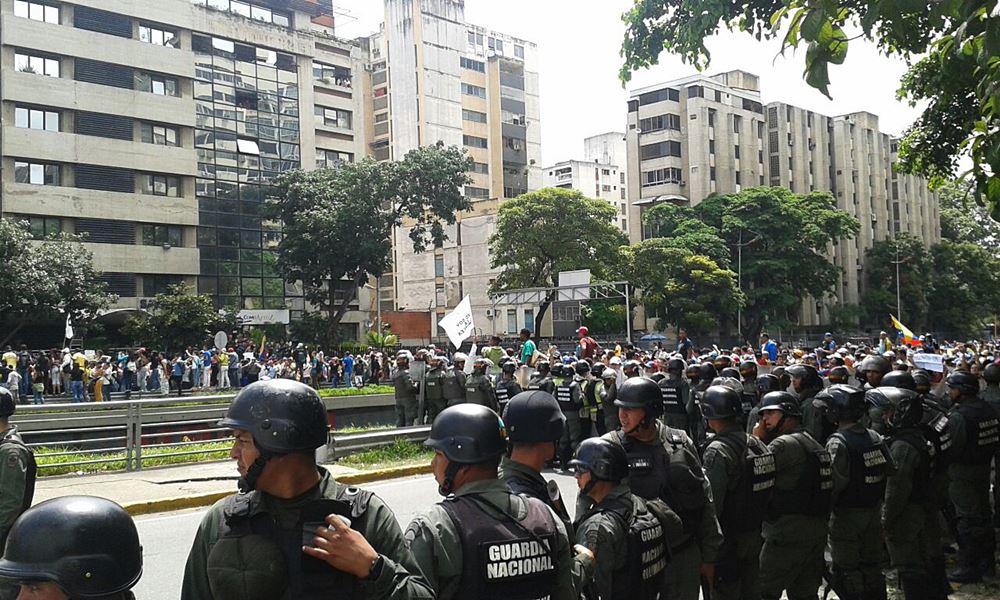 Movilización Opositora - Plaza Venezuela (11)