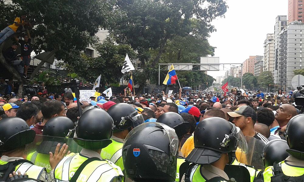 Movilización Opositora - Plaza Venezuela (14)