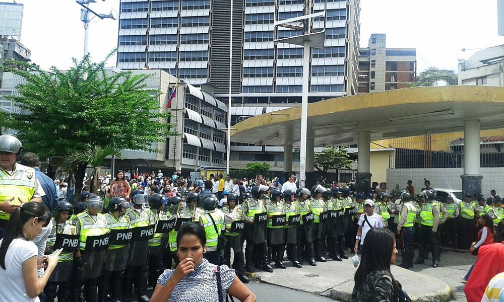 Movilización Opositora - Plaza Venezuela (3)
