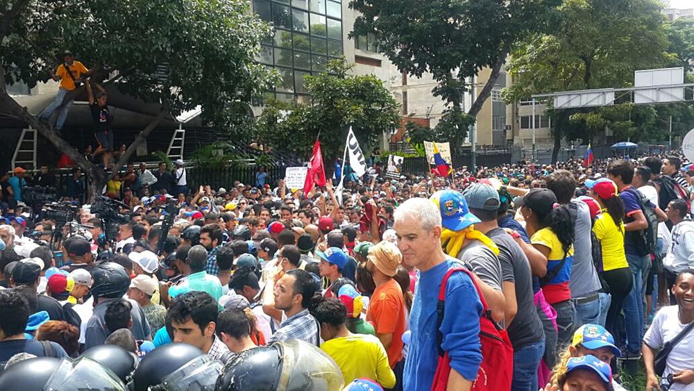 Movilización Opositora - Plaza Venezuela (7)