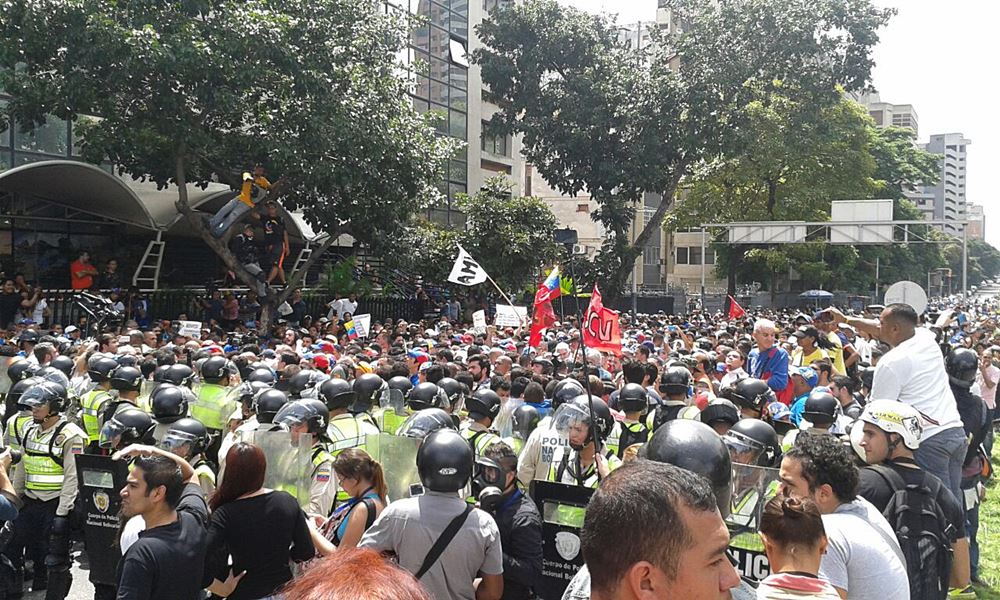 Movilización Opositora - Plaza Venezuela (9)