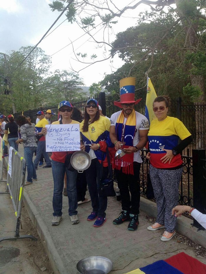 Protesta contra Nicolas Maduro en Trinidad y Tobago (7)