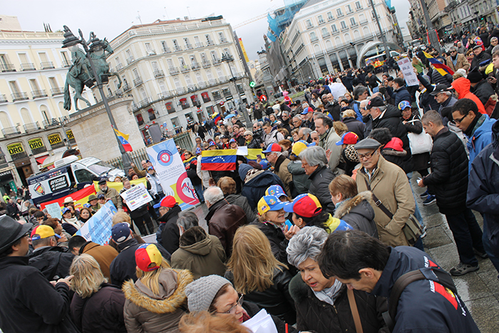 Manifestacion jubilados y pensionados venezolanos en Madrid
