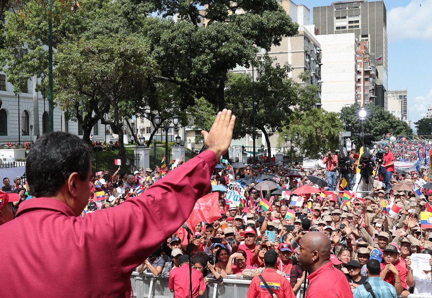 Maduro recibe marcha en Miraflores