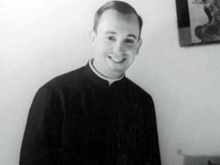 Jorge Mario Bergoglio sacerdote - Papa Francisco