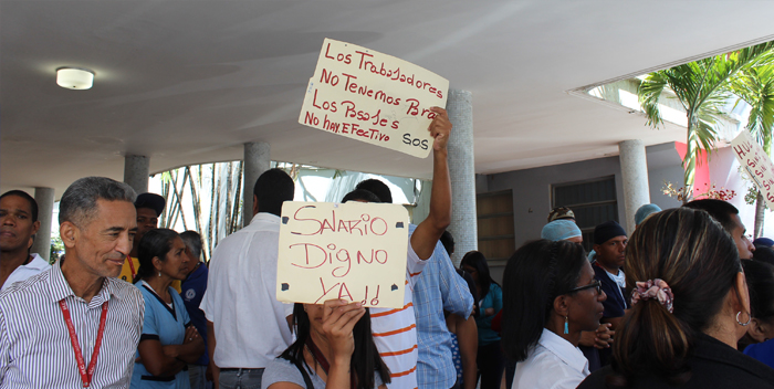 protesta hospital clinico universitario trabajadores (7)