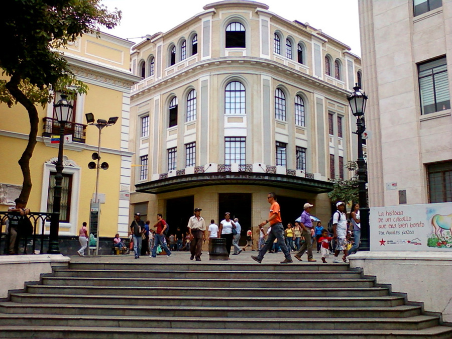 Retrospectiva - Esquina Principal - Plaza Bolívar