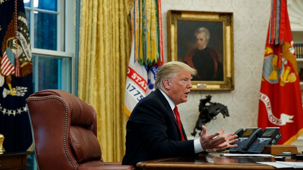 Trump en su despacho - Casa Blanca