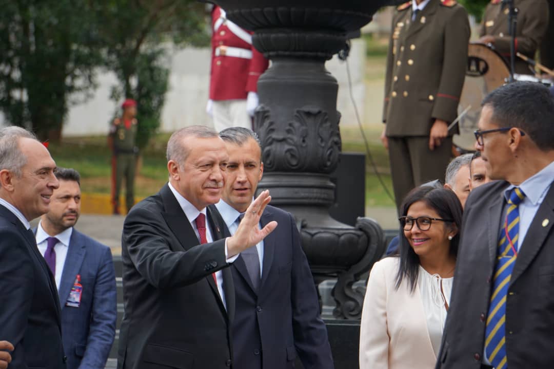 Presidente de Turquía rindió honores a Simón Bolívar en el Panteón Nacional 2