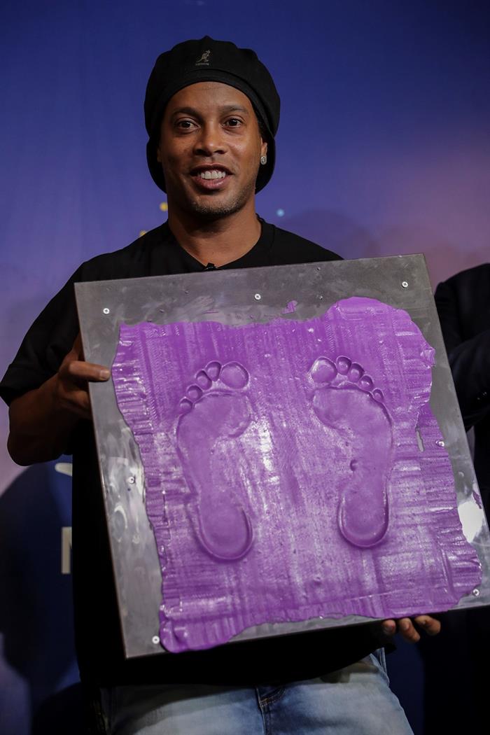 NO USAR - Ronaldinho, homenaje en el maracana (5)
