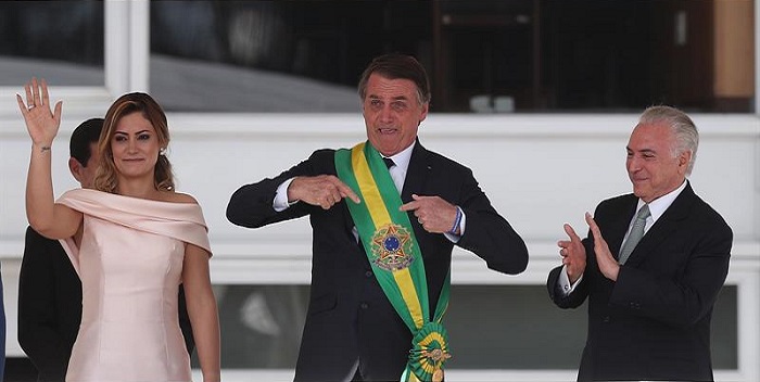 jair bolsonaro, recibe banda presidencial (2)