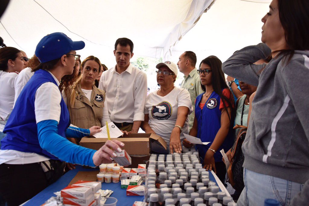 Guaidó con Lilian Tintori en jornada humanitaria de Rescate Venezuela en Vargas