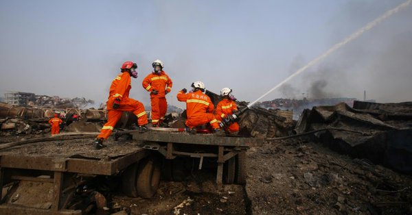 Incendio en China - mueren bomberos