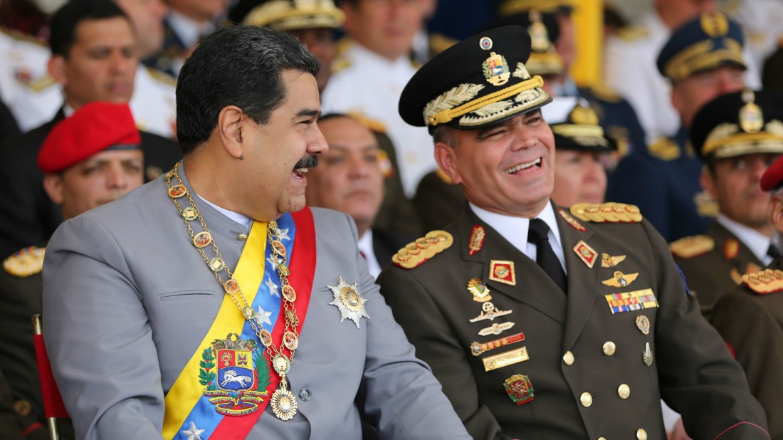 Maduro y Padrino López riendo