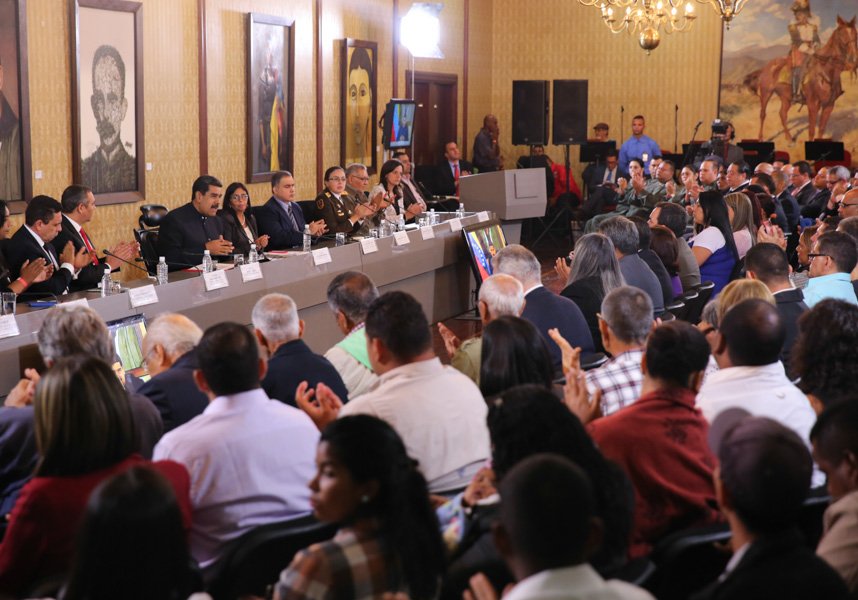 Maduro con la Comisión de la Verdad