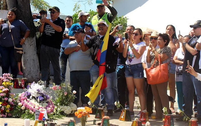 homenaje atentado policia colombia 1