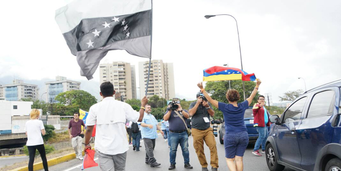protesta soy venezuela bandera en altamira (2)