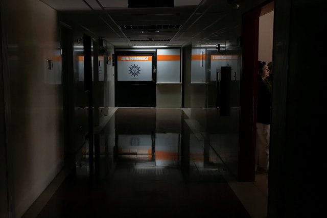 The entrance to the operation room area of a clinic is seen during a blackout in Caracas, Venezuela July 31, 2018. REUTERS/Marco Bello