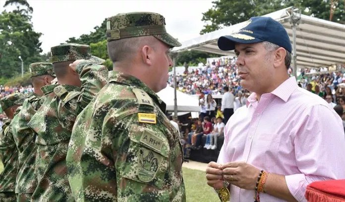 Iván Duque con el ejército Colombia