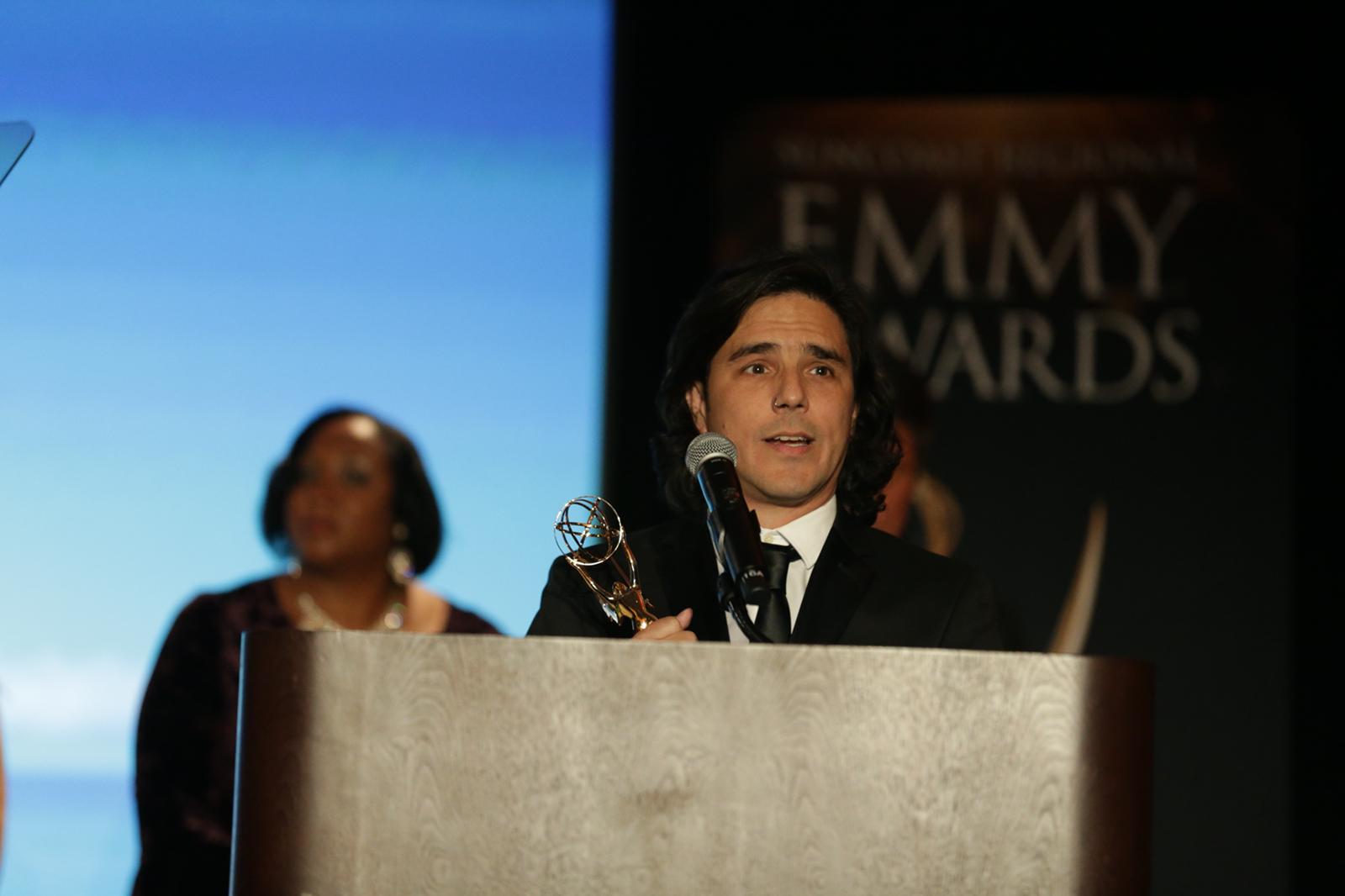 Antonio París gana el Emmy