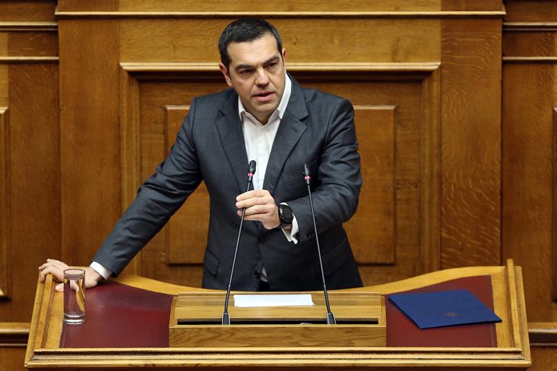 El primer ministro griego, Alexis Tsipras, durante una sesión en el Parlamento de Atenas, en Grecia. Foto: EFE