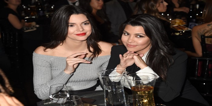 +FOTO ¡Juntas en el jacuzzi! Kendall Jenner y Kourtney Kardashian