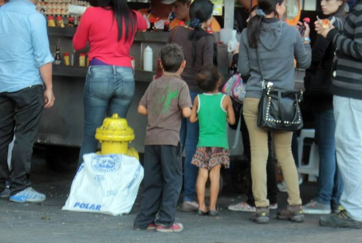 Niños venezolanos en la mendicidad