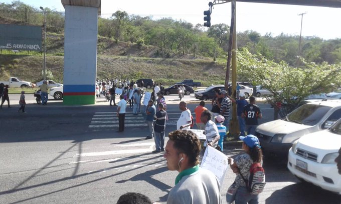 Intercomunal Guarenas-Guatire protesta pacientes renales 29-8-19 1