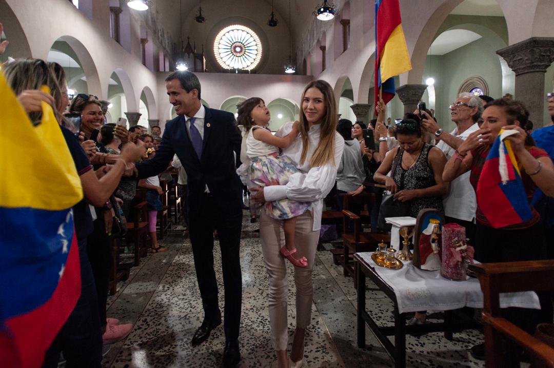 Guaidó participó en misa a la Virgen de Coromoto en Caracas