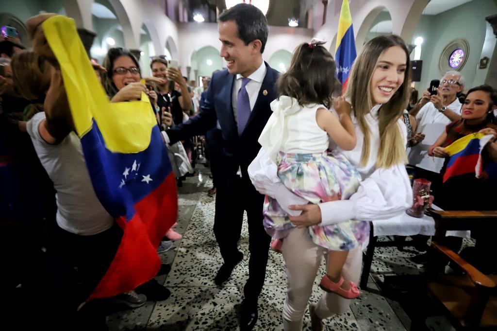 Guaidó participó en misa a la Virgen de Coromoto en Caracas