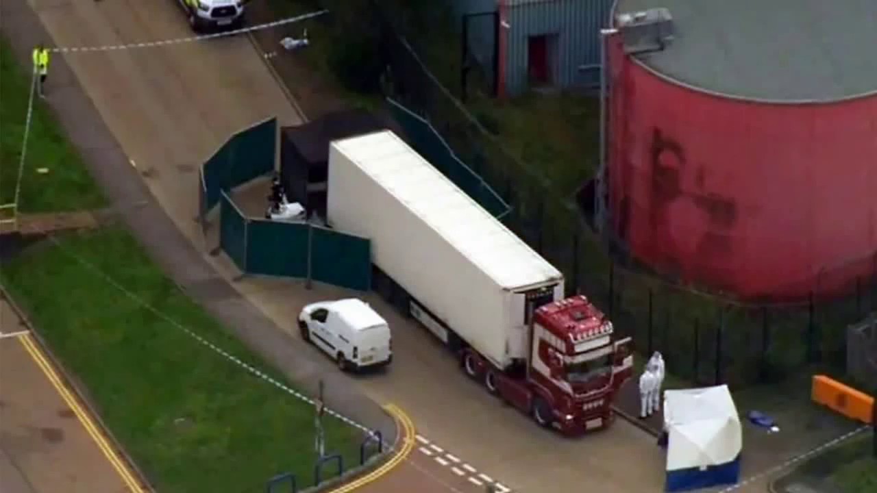 Hallan 39 cadáveres en un camión frigorífico en Inglaterra