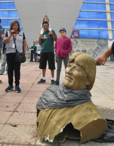 busto de Evo Morales