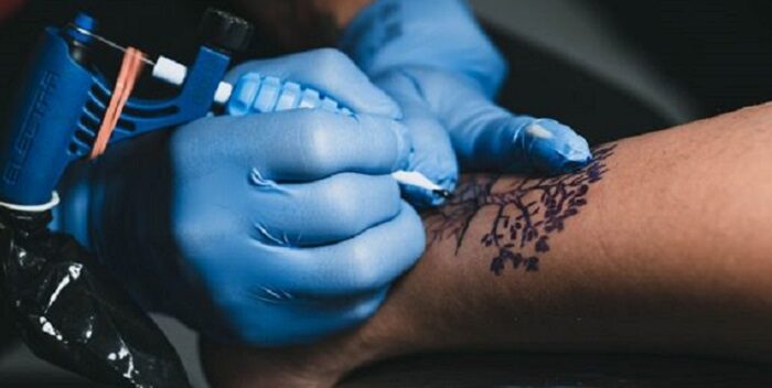 Los tatuajes afectan la sudoración? Esto dice la ciencia - 800Noticias