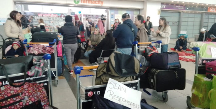 "Queremos viajar": pasajeros varados de Conviasa exigen respuestas