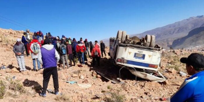 Bolivia _ Accidente de un bus dejó al menos un muerto y 20 heridos