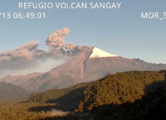 Cancelan vuelos en Ecuador por caída de ceniza del volcán Sangay
