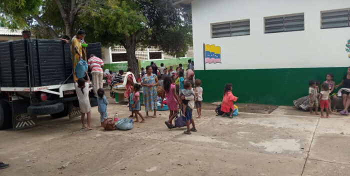 Habilitan refugio para afectados por las lluvias en La Guajira