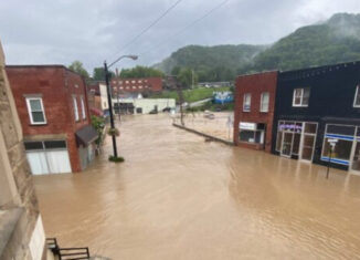 Inundaciones han dejado al menos 30 muertos en Kentucky