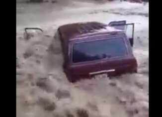 +VIDEOS _ Así quedó una camioneta tras deslave por lluvias en Portuguesa