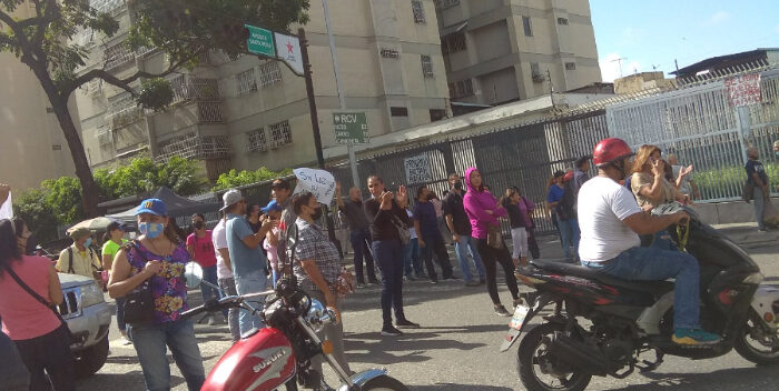 Vecinos protestaron en la avenida Andrés Bello por falta de luz