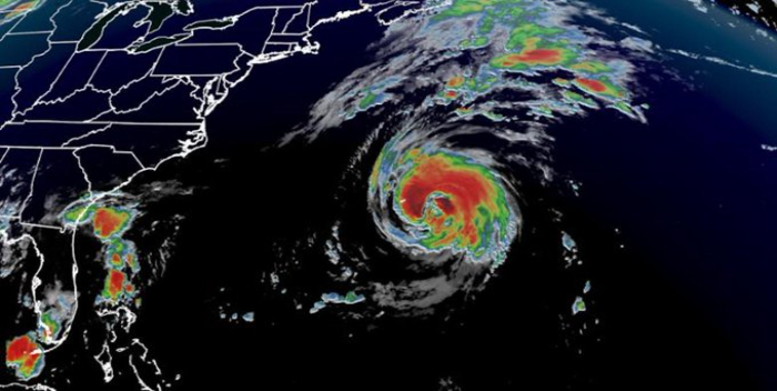 Earl se convierte en un huracán de categoría 3 en el Atlántico Norte -  800Noticias